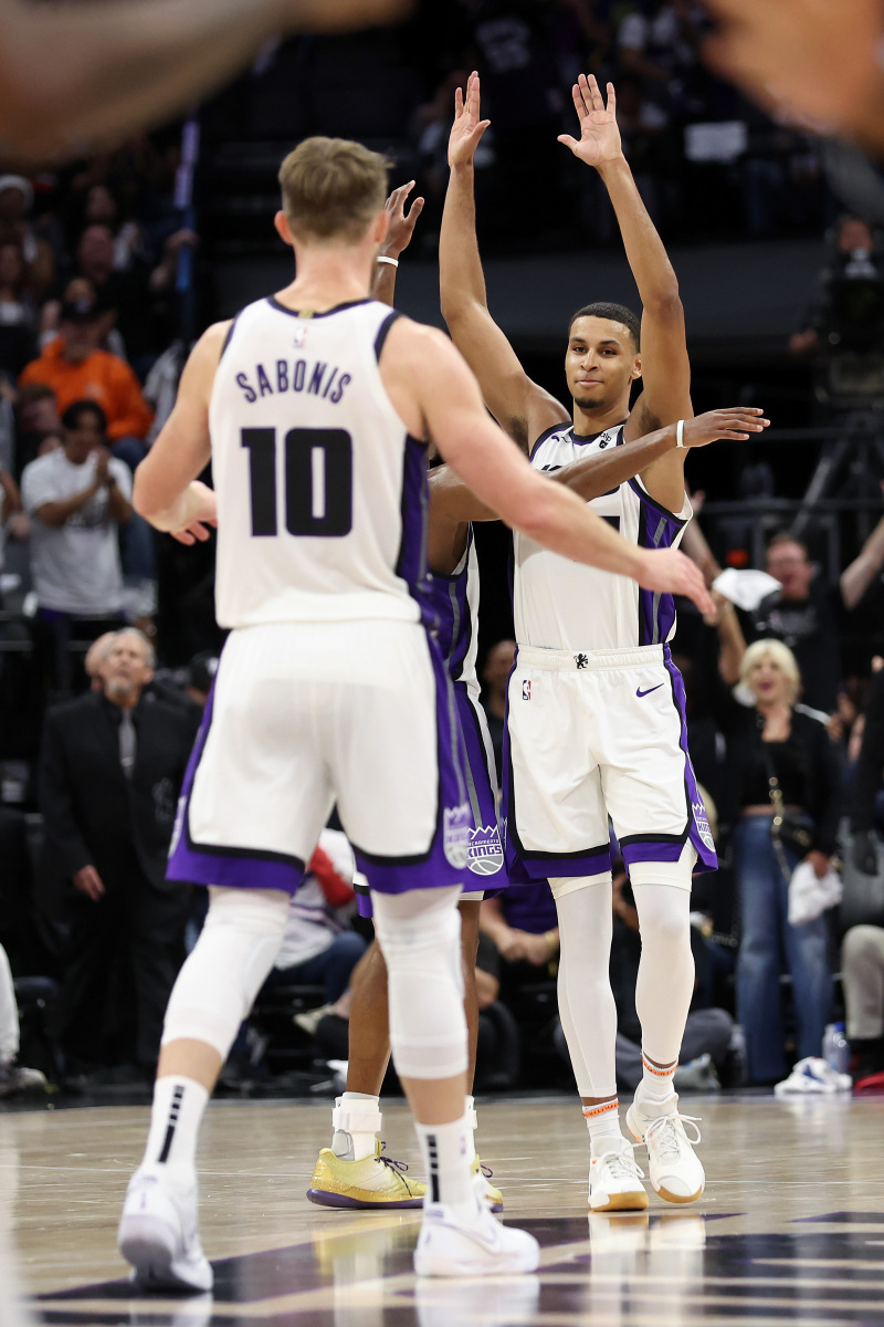 开云-快船不断突破!,东契奇连续十五场比赛得分超过刷新纪录全场沸腾不已-开云